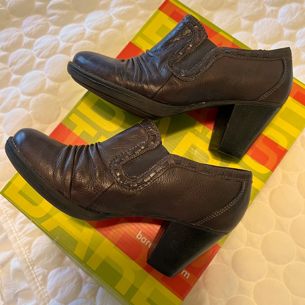 BareTraps “Fallon” brown shoe booties in size 6.5 Medium. - Picture 2 of 9